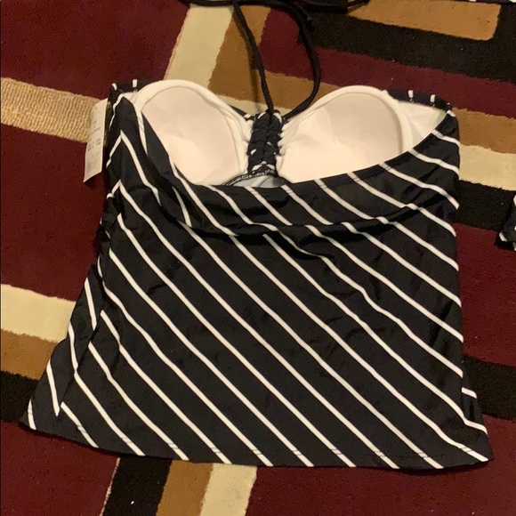 Tops - Picture 2 of 4